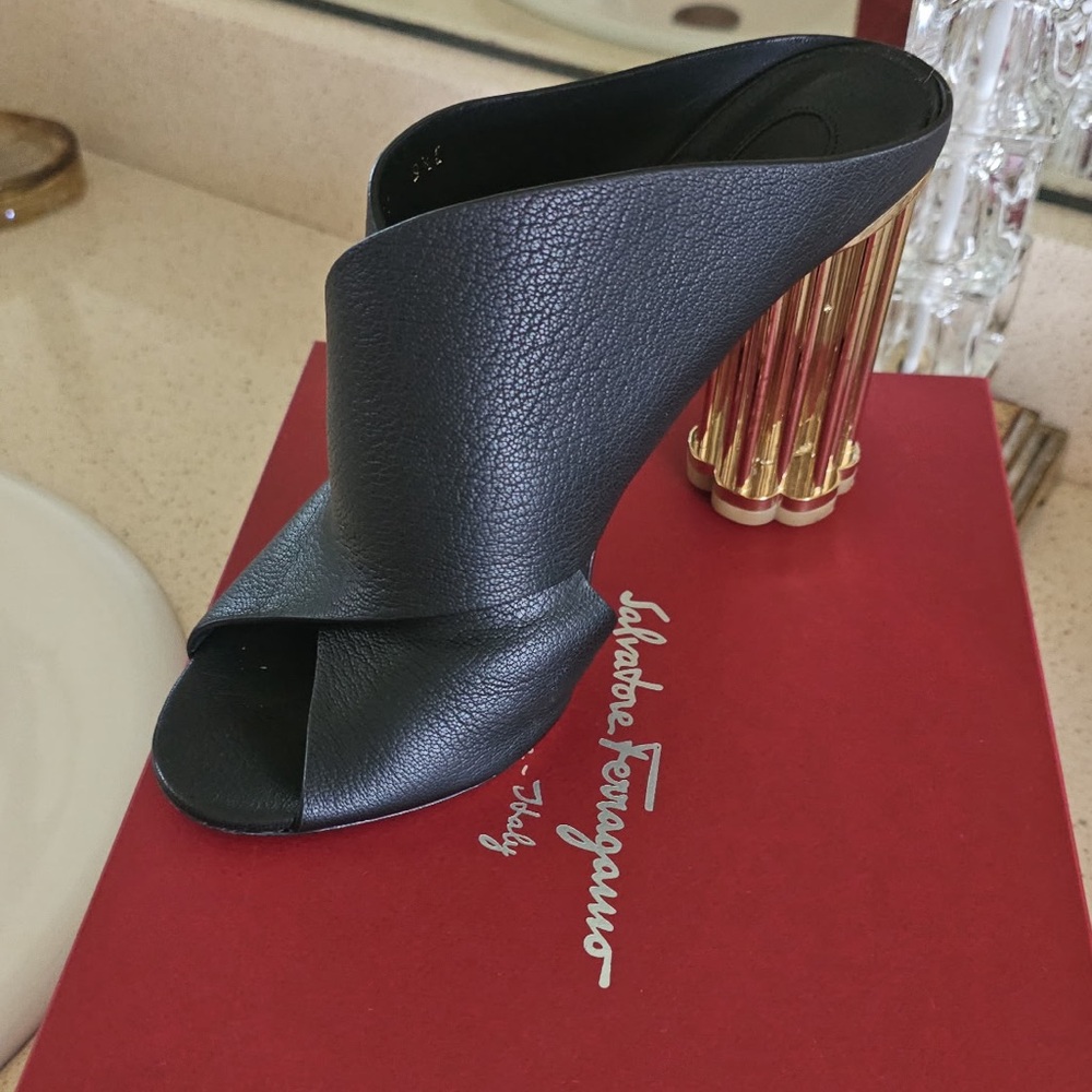 Salvatore Ferragamo ABRIOLA Sandal